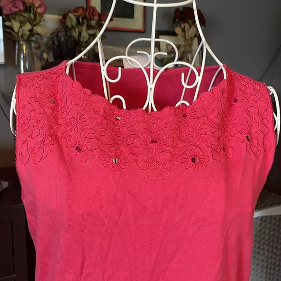 Pink top - Picture 2 of 4